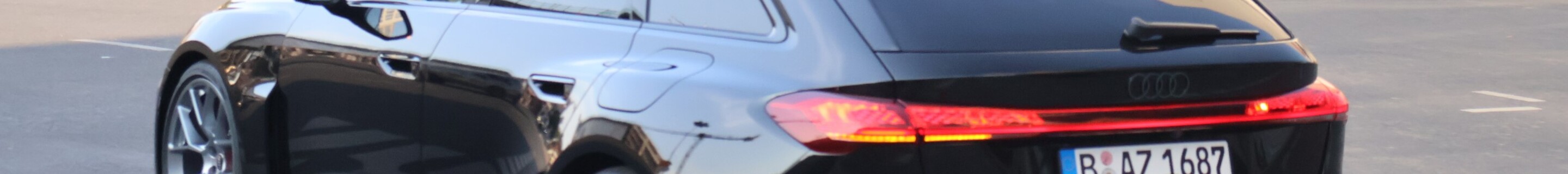 Audi RS5 Avant B10