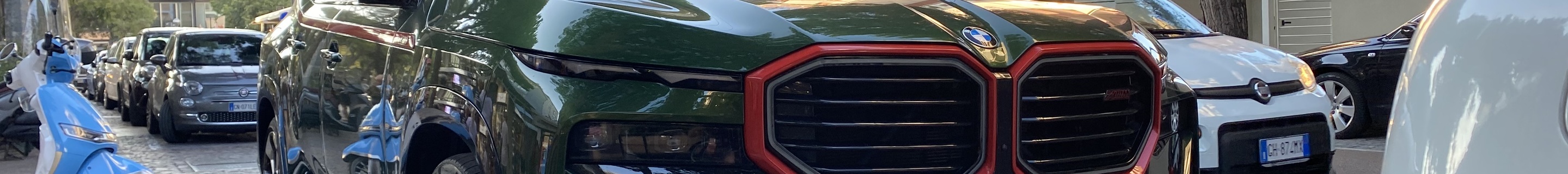 BMW XM G09 Label Red