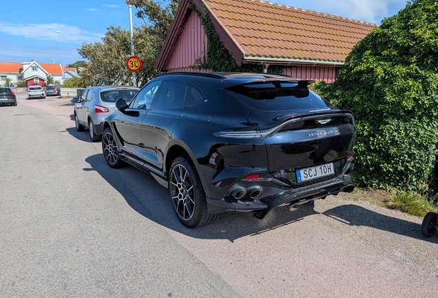 Aston Martin DBX707