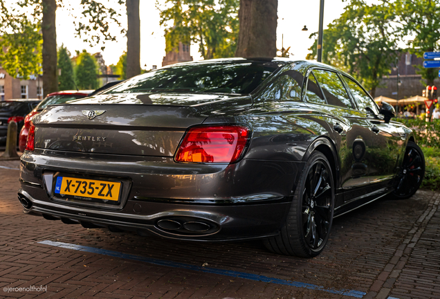 Bentley Flying Spur Hybrid Azure