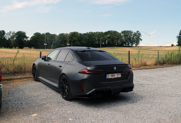 BMW M5 G90