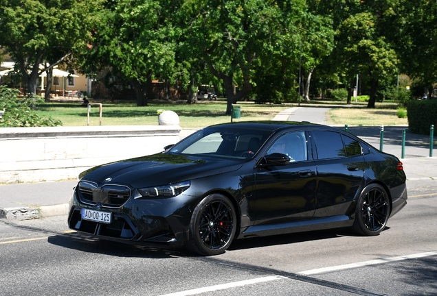 BMW M5 G90