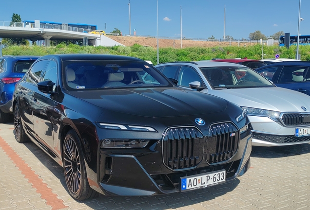 BMW M760e xDrive
