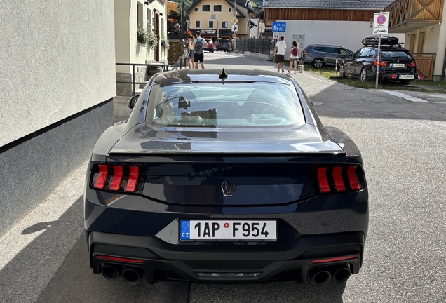 Ford Mustang Dark Horse 2024