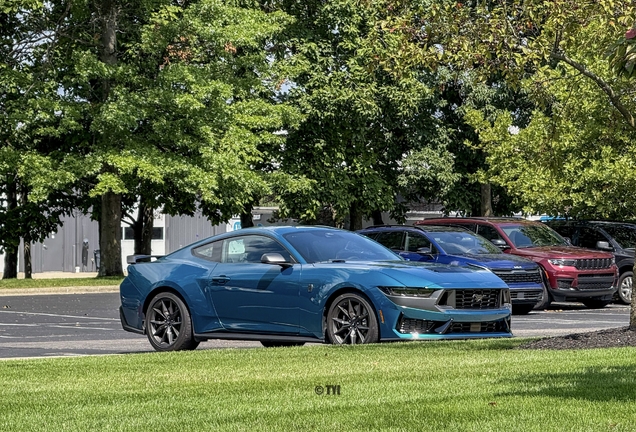Ford Mustang Dark Horse 2024