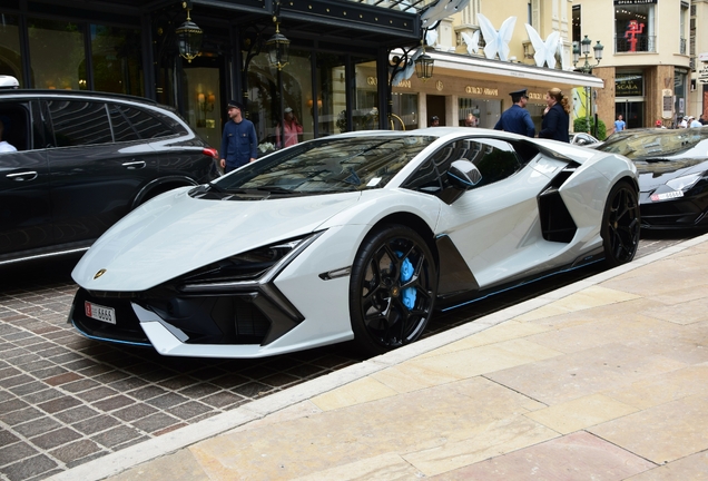Lamborghini Revuelto