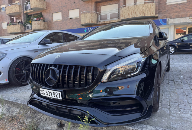 Mercedes-AMG A 45 W176 2015