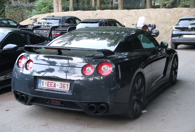 Nissan GT-R