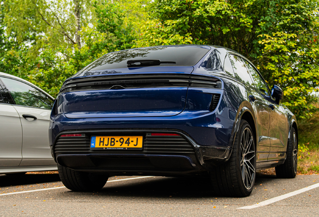 Porsche Macan EV Turbo
