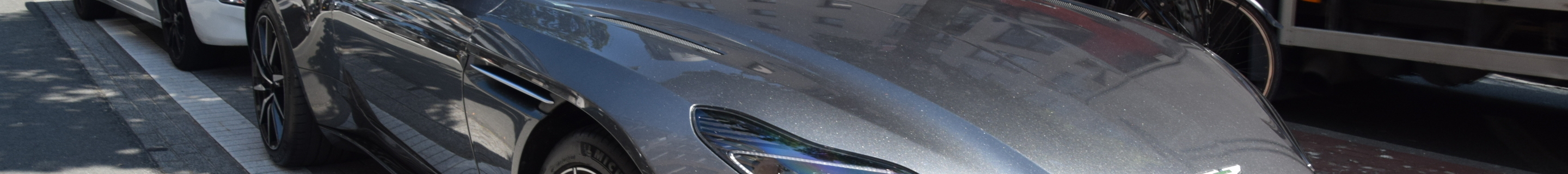 Aston Martin DB11