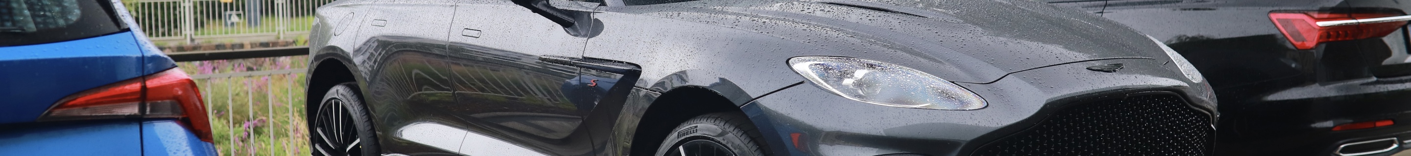 Aston Martin DBX S