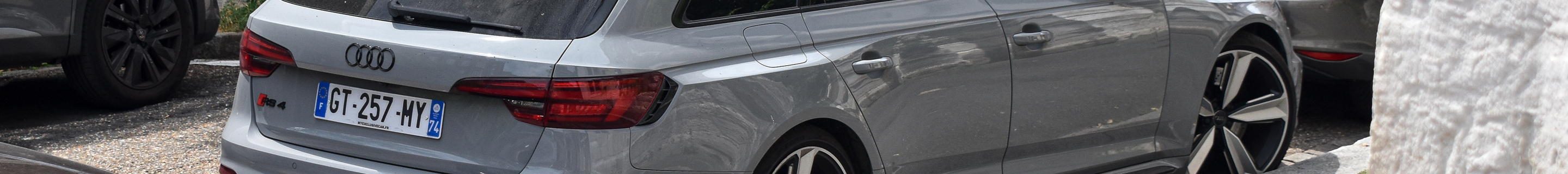 Audi RS4 Avant B9