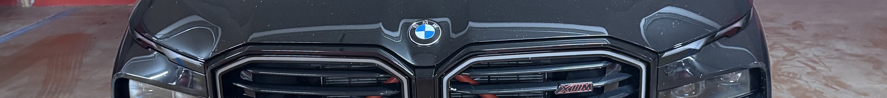 BMW XM G09 Label Red