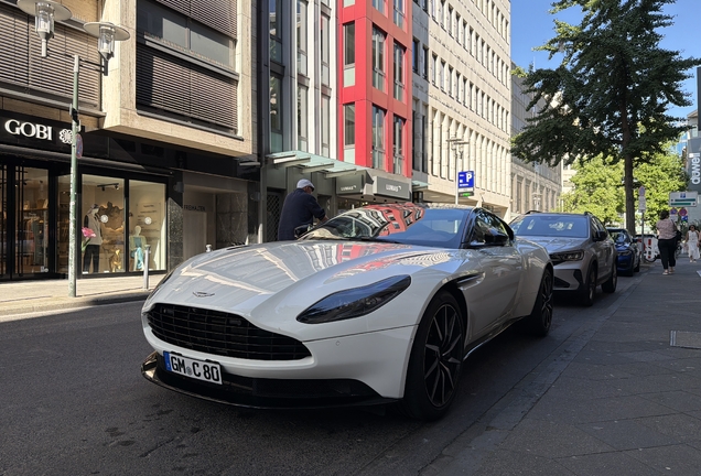Aston Martin DB11