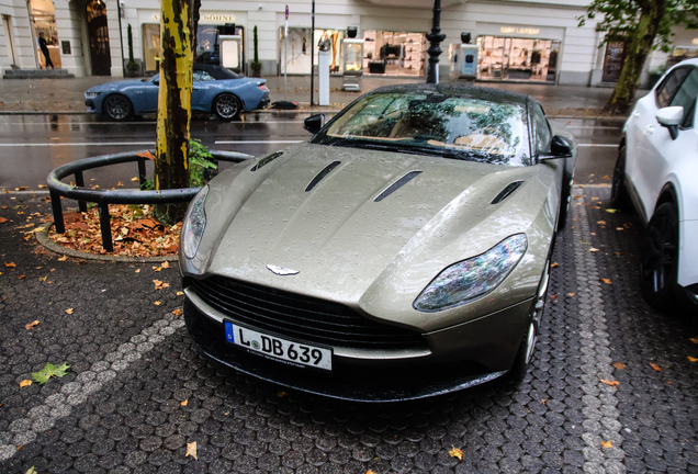 Aston Martin DB11 AMR