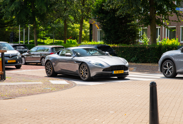Aston Martin DB11