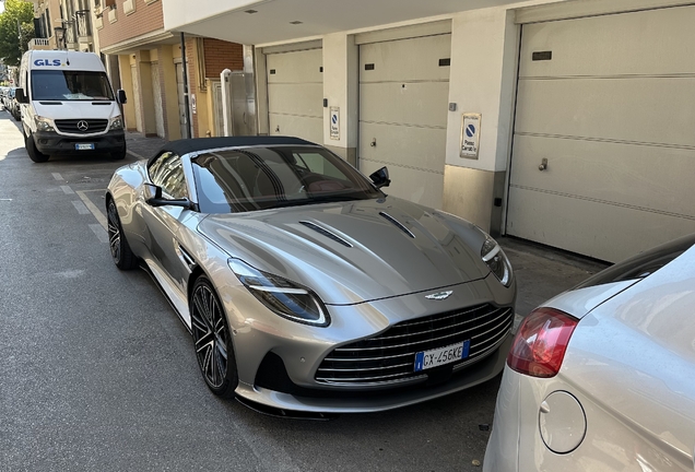 Aston Martin DB12