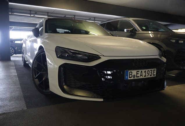 Audi RS E-Tron GT 2025