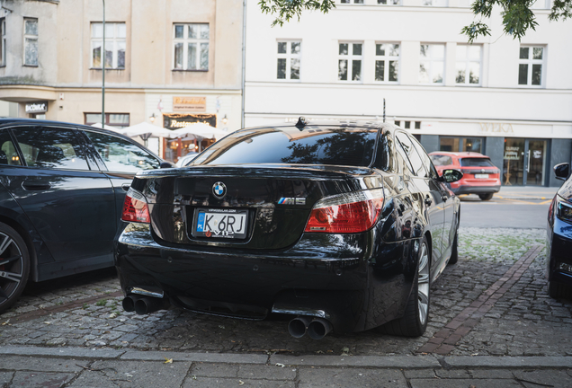 BMW M5 E60 2005