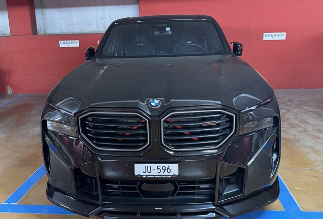 BMW XM G09 Label Red