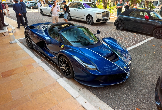 Ferrari LaFerrari Aperta