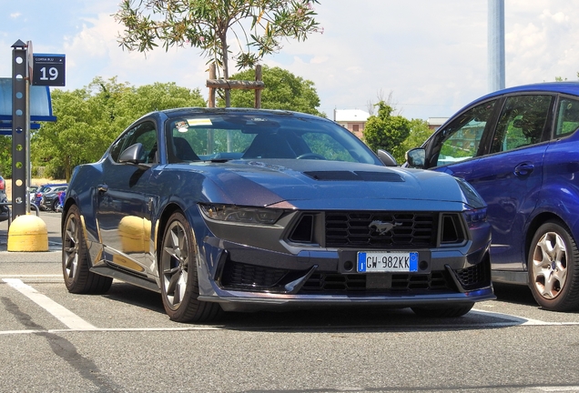 Ford Mustang Dark Horse 2024