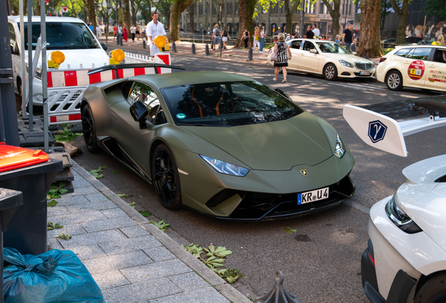 Lamborghini Huracán LP640-4 Performante