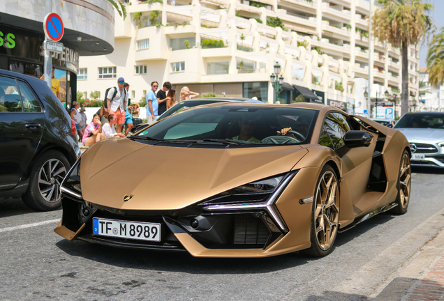 Lamborghini Revuelto