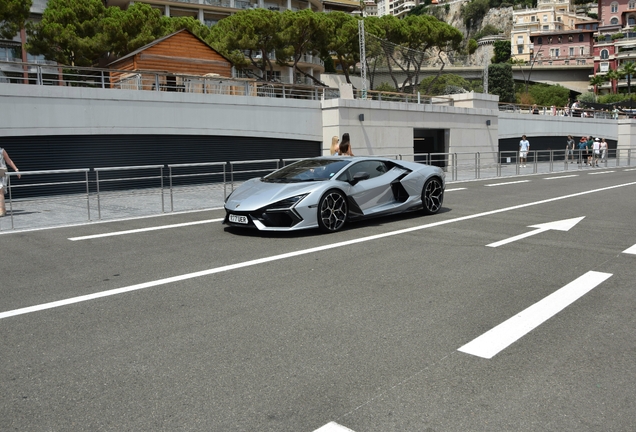 Lamborghini Revuelto