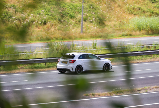 Mercedes-AMG A 45 W176 2015