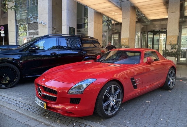 Mercedes-Benz SLS AMG