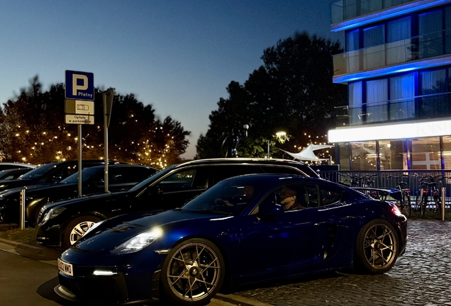 Porsche 718 Cayman GT4