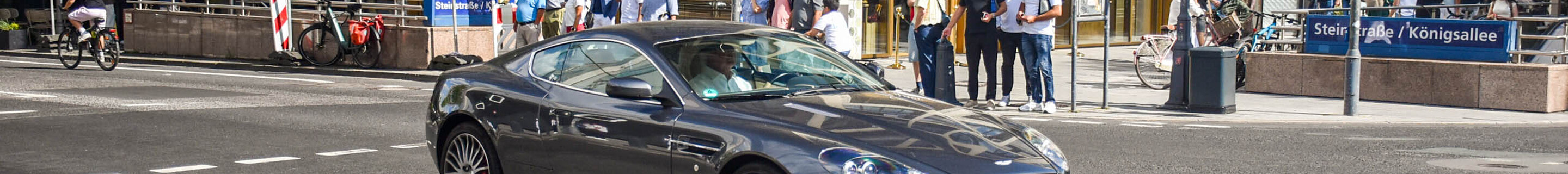 Aston Martin DB9