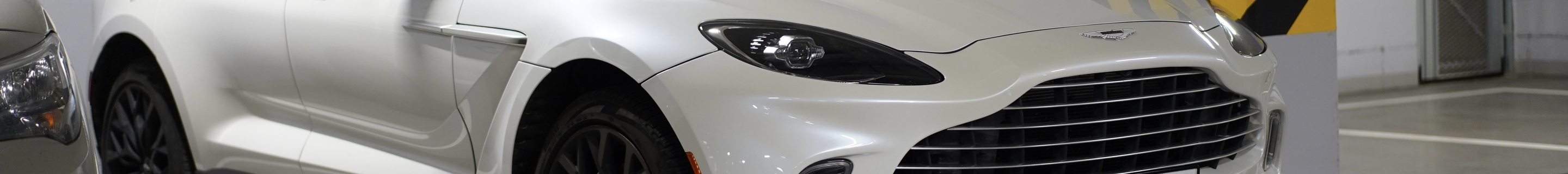 Aston Martin DBX