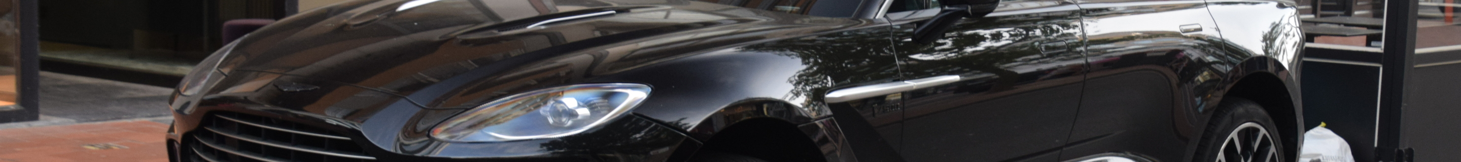 Aston Martin DBX