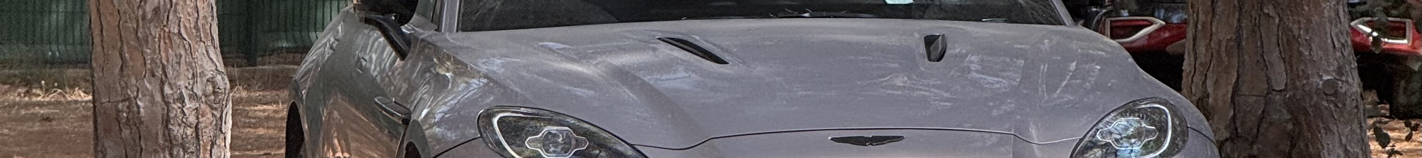 Aston Martin DBX707