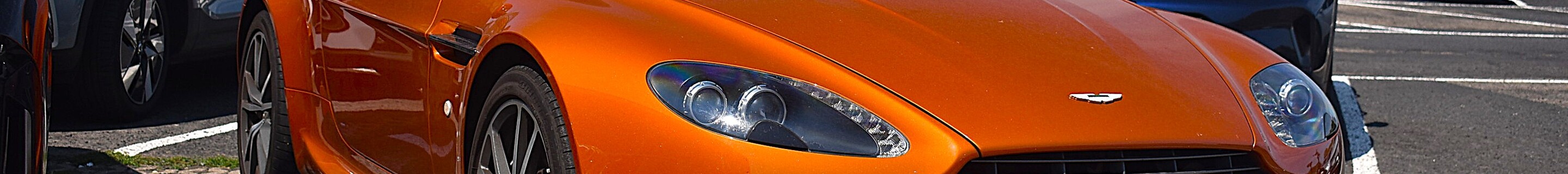 Aston Martin V8 Vantage 2012