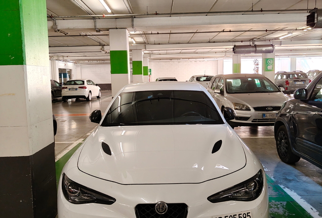 Alfa Romeo Giulia Quadrifoglio 2023