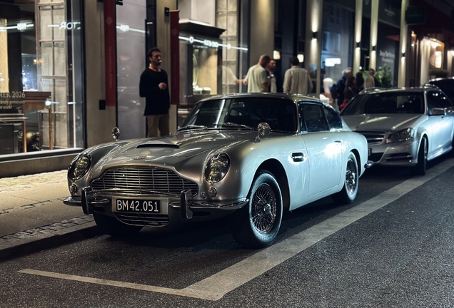 Aston Martin DB6 MKI
