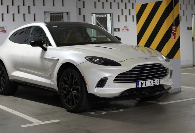 Aston Martin DBX