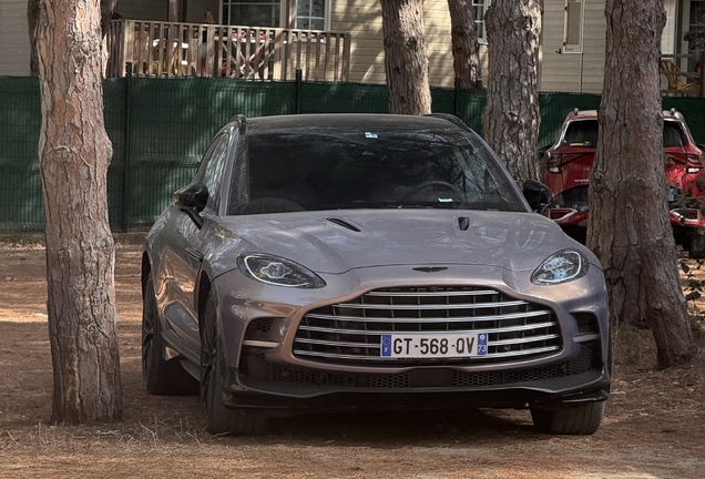 Aston Martin DBX707
