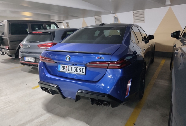 BMW M5 G90