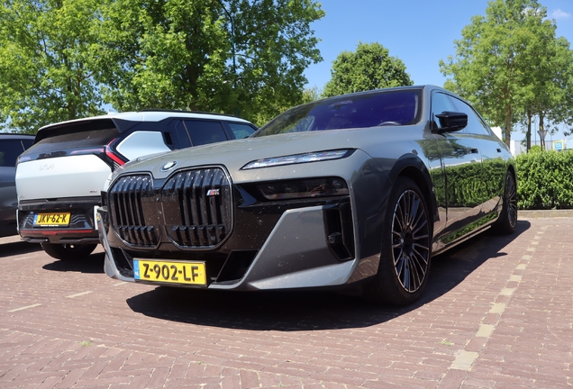 BMW M760e xDrive