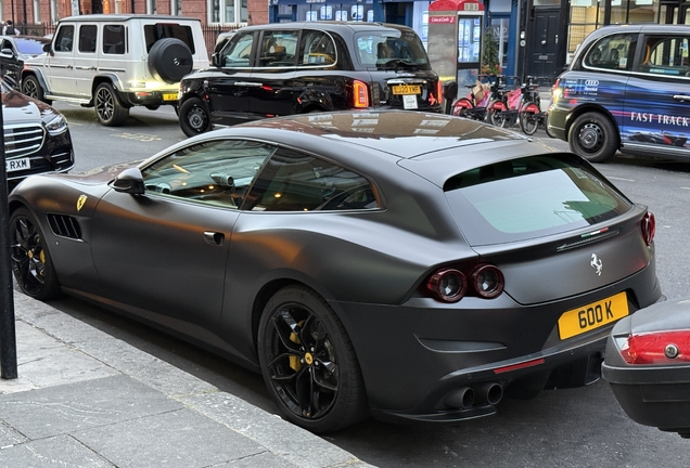 Ferrari GTC4Lusso