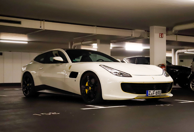 Ferrari GTC4Lusso