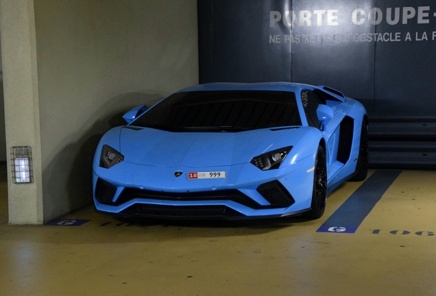 Lamborghini Aventador S LP740-4