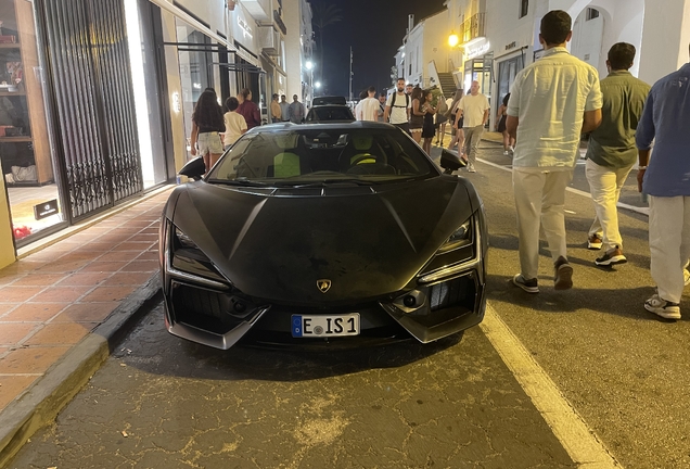 Lamborghini Revuelto