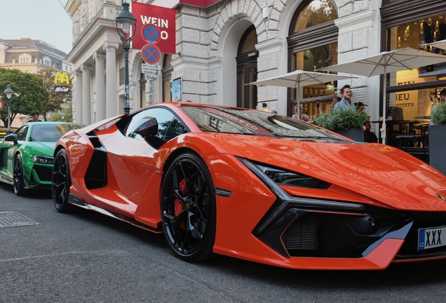 Lamborghini Revuelto