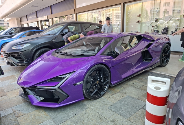 Lamborghini Revuelto