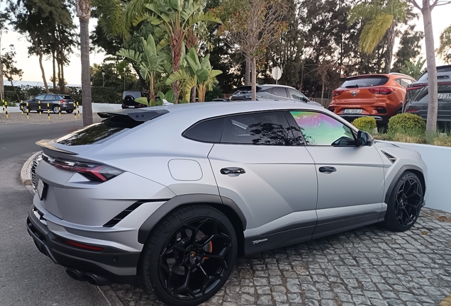 Lamborghini Urus Performante